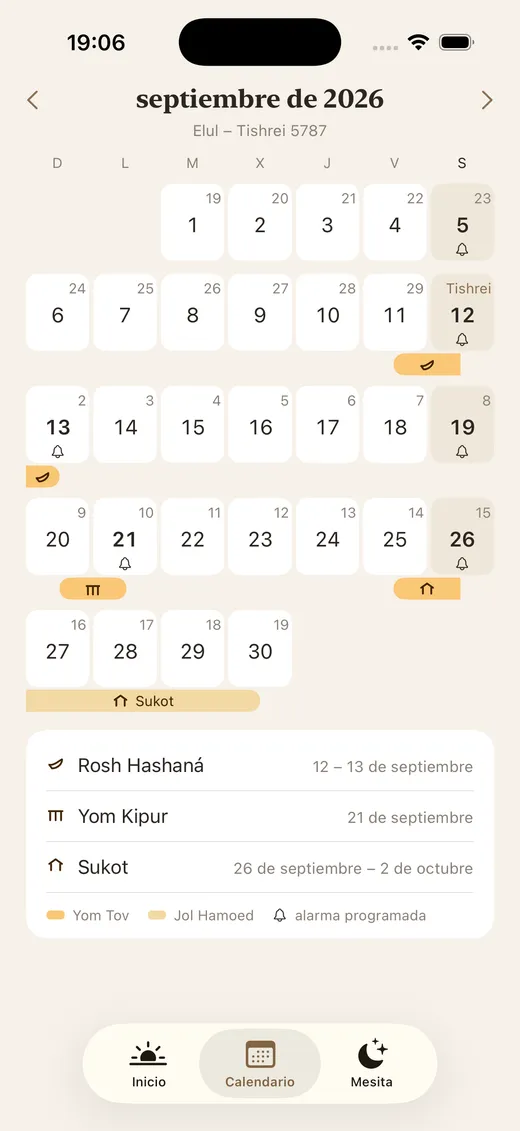 Calendario de ShabbatRise de septiembre de 2026, de Elul a Tishrei 5787, con Rosh Hashaná, Yom Kipur y Sukot dibujados en bandas con su propia marca, y una campana en las fechas que tienen alarma (app en español)