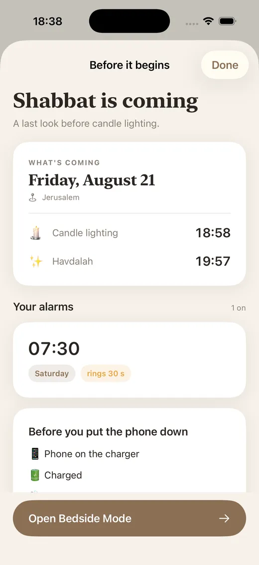 ShabbatRise review screen listing the alarms set before Shabbat begins (app in English)